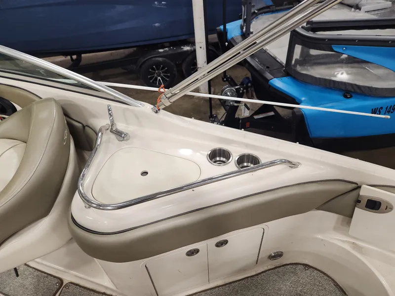 Slide: The Image of Sea Ray 240 SUNDECK 2005 - 6