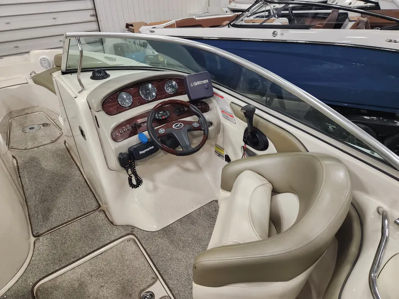 Slide: The Image of Sea Ray 240 SUNDECK 2005 - 7