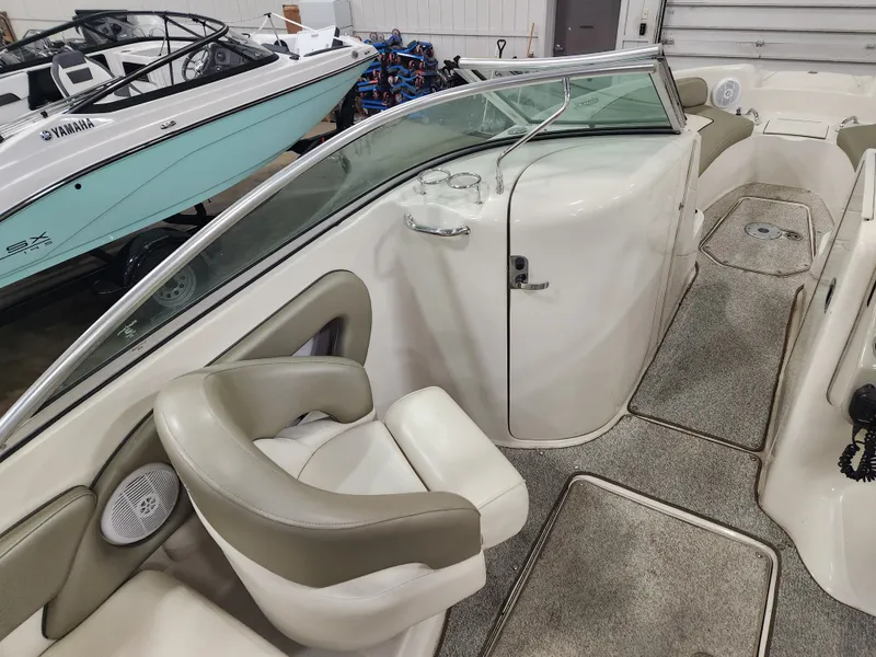 Slide: The Image of Sea Ray 240 SUNDECK 2005 - 8