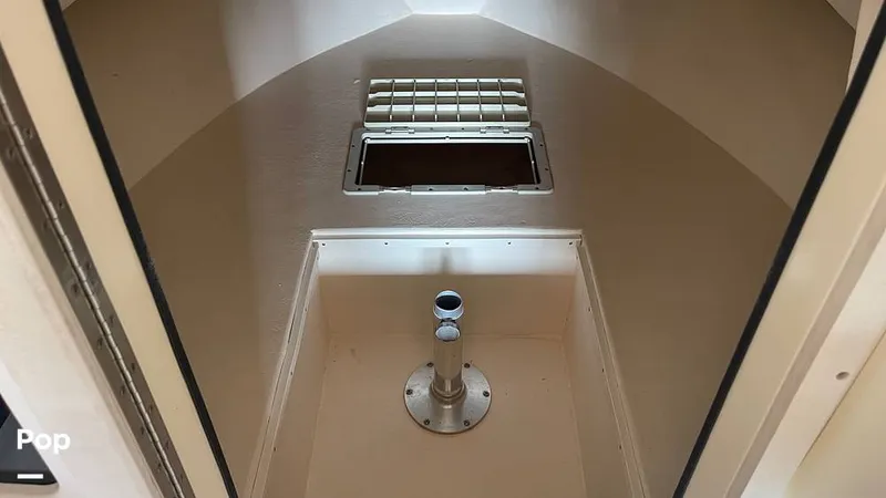 Slide: The Image of Cabin, Cushions stored inside - 16405081