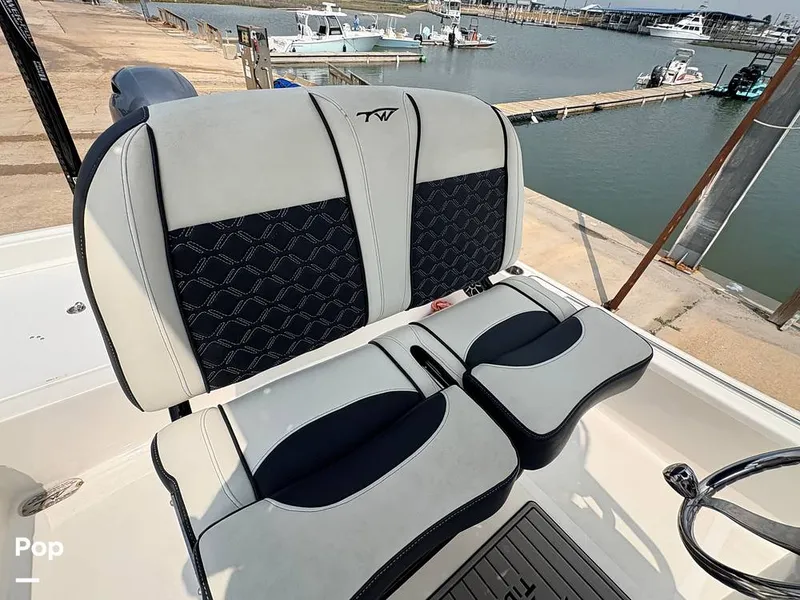 Slide: The Image of Tidewater 2210 Carolina 2021 - 16373234