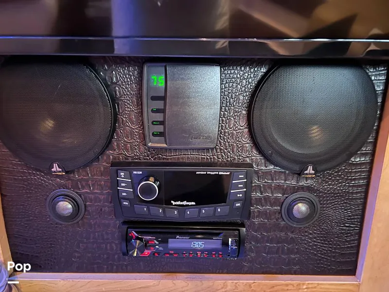 Slide: The Image of Dual zone audio system - 16570745
