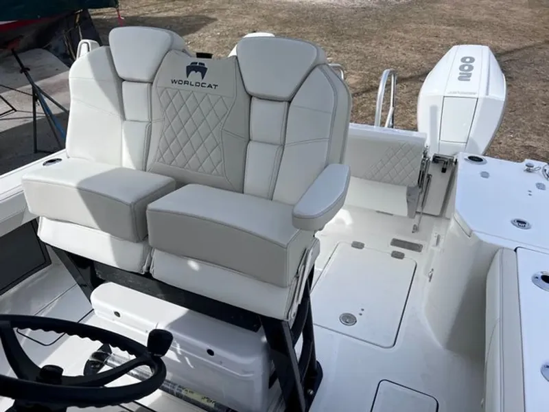 Slide: The Image of World Cat 260CC 2023 - 11