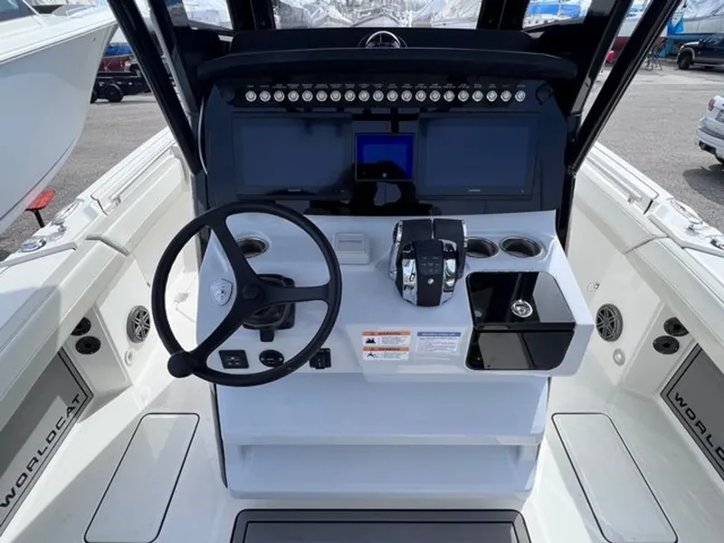 Slide: The Image of World Cat 260CC 2023 - 12