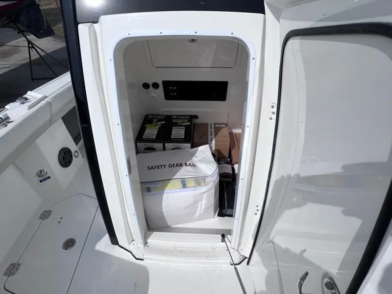 Slide: The Image of World Cat 260CC 2023 - 18