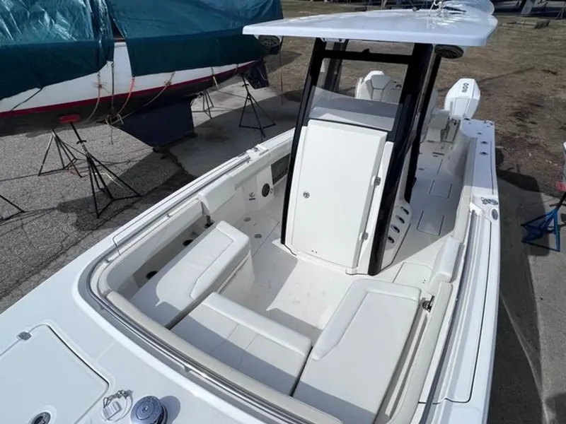 Slide: The Image of World Cat 260CC 2023 - 9