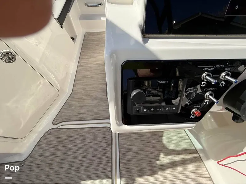 Slide: The Image of Sea Ray SPX210 2022 - 16370633