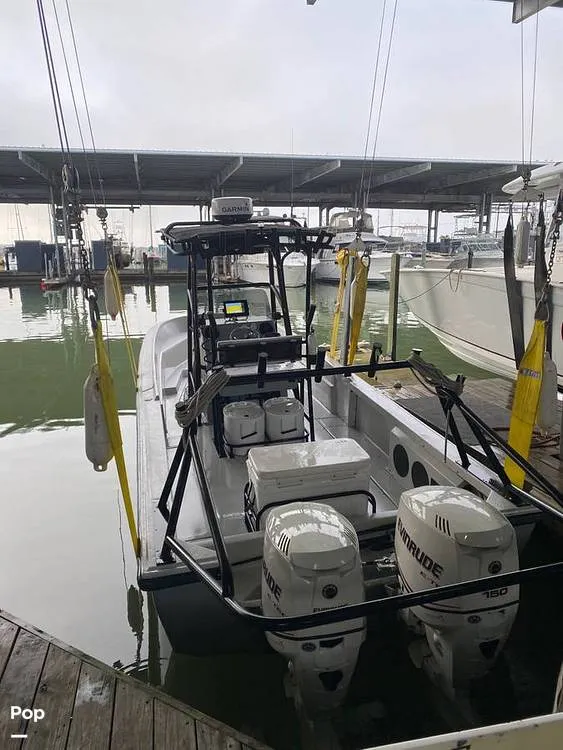 Slide: The Image of Boston Whaler Guardian 250 1992 - 16371231