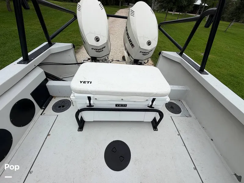 Slide: The Image of Boston Whaler Guardian 250 1992 - 16394302