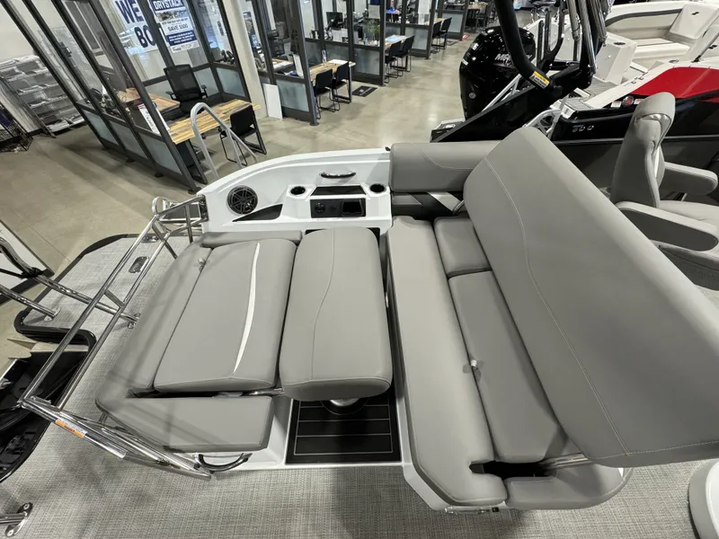 Slide: The Image of Sylvan S-5 2024 - 10