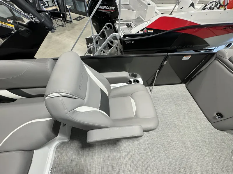 Slide: The Image of Sylvan S-5 2024 - 9