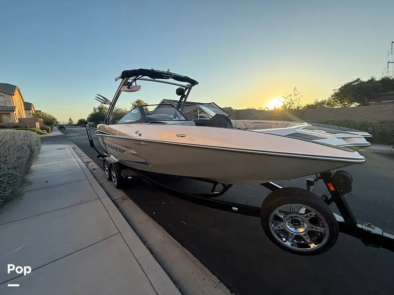 Slide: The Image of Malibu 24MXZ 2014 - 16596729