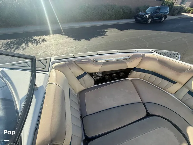 Slide: The Image of Port Bow Seating - 16595114