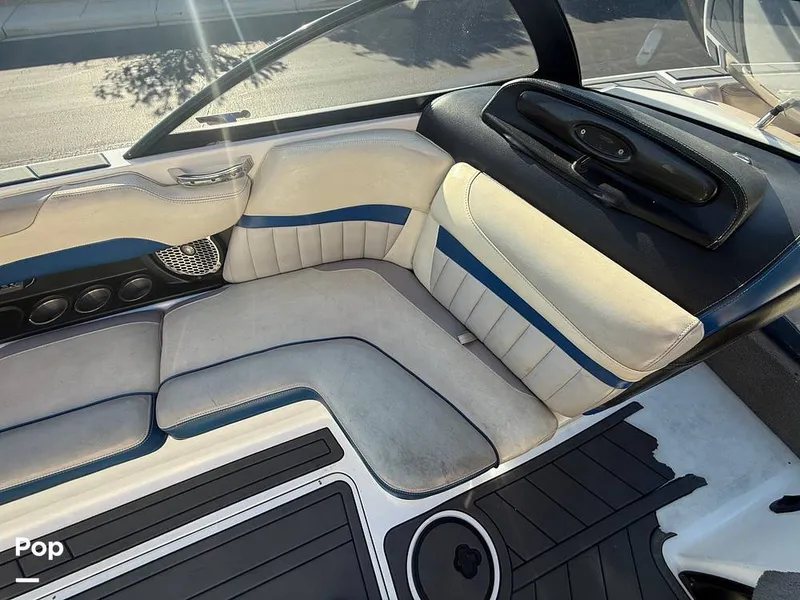 Slide: The Image of Shot Gun Seat - 16595111