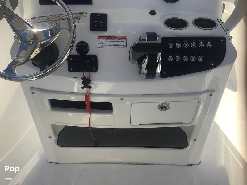 Slide: The Image of NauticStar 22L 2024 - 16810437
