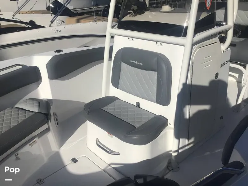 Slide: The Image of NauticStar 22L 2024 - 16810425