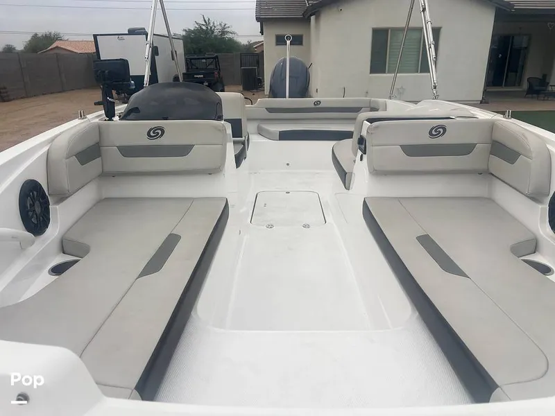 Slide: The Image of Hurricane Sundeck Sport 185 2022 - 16391477