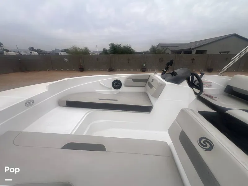 Slide: The Image of Hurricane Sundeck Sport 185 2022 - 16391478