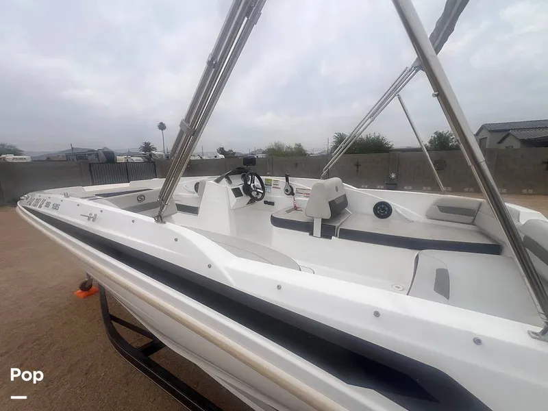 Slide: The Image of Hurricane Sundeck Sport 185 2022 - 16391480