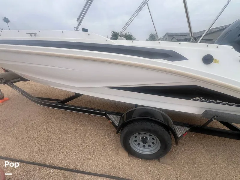Slide: The Image of Hurricane Sundeck Sport 185 2022 - 16391481
