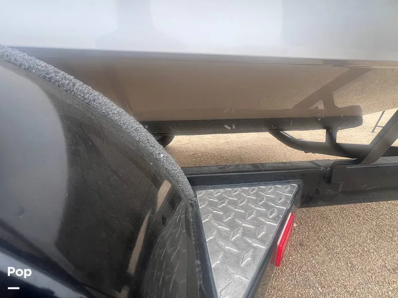 Slide: The Image of Hurricane Sundeck Sport 185 2022 - 16391482