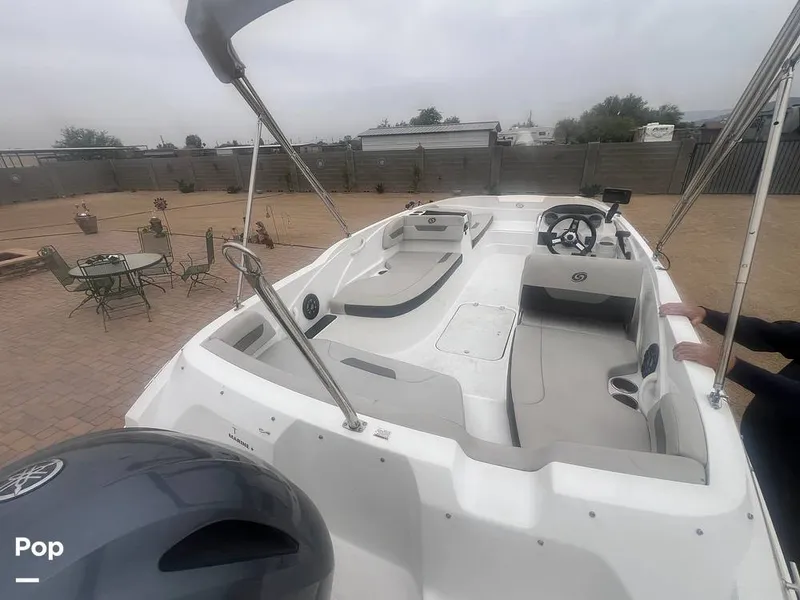 Slide: The Image of Hurricane Sundeck Sport 185 2022 - 16391486