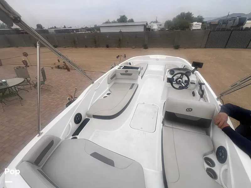 Slide: The Image of Hurricane Sundeck Sport 185 2022 - 16391487