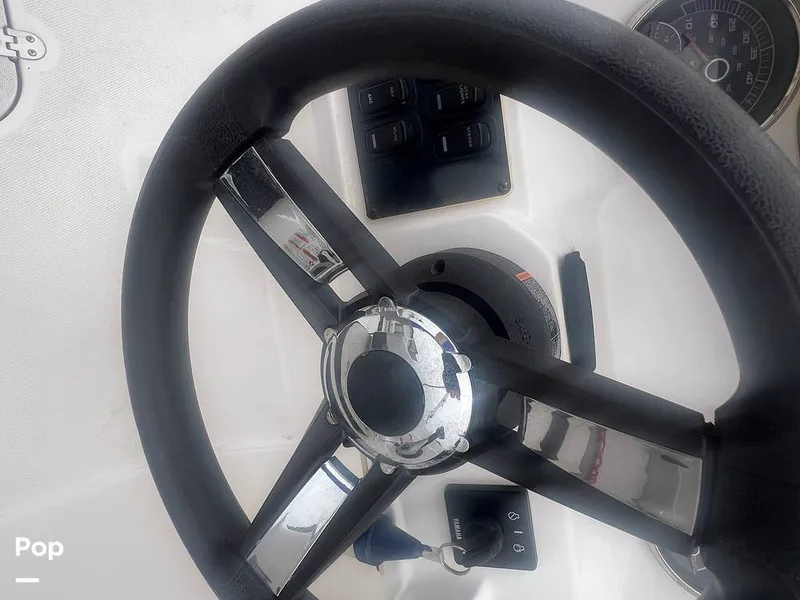 Slide: The Image of Hurricane Sundeck Sport 185 2022 - 16391507