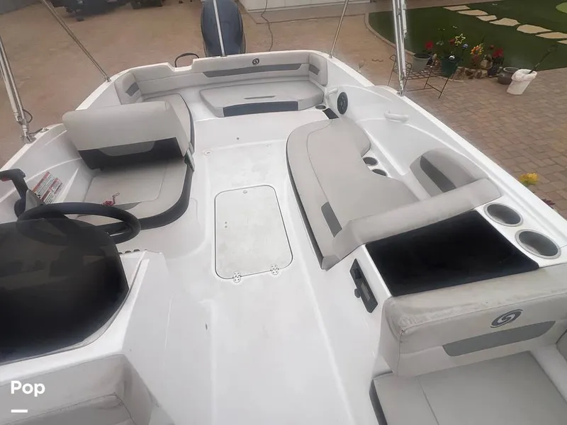 Slide: The Image of Hurricane Sundeck Sport 185 2022 - 16391508