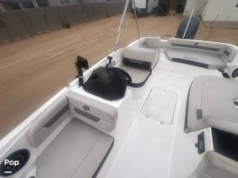 Slide: The Image of Hurricane Sundeck Sport 185 2022 - 16391509