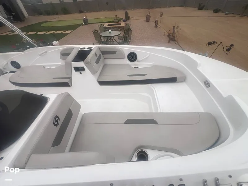 Slide: The Image of Hurricane Sundeck Sport 185 2022 - 16391514