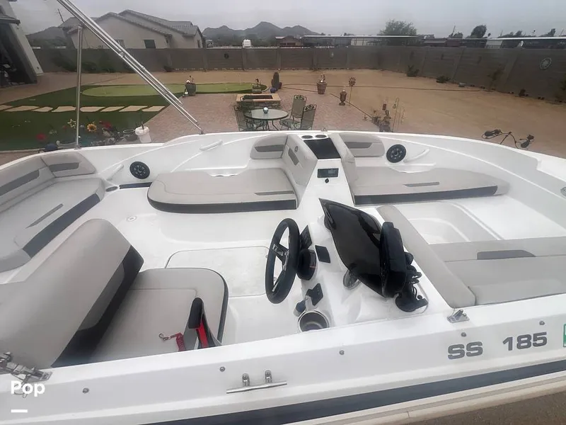 Slide: The Image of Hurricane Sundeck Sport 185 2022 - 16391515