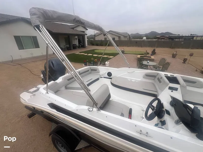 Slide: The Image of Hurricane Sundeck Sport 185 2022 - 16391517