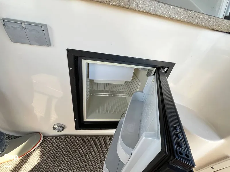 Slide: The Image of Fridge - Cockpit - 16457188