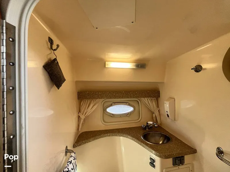 Slide: The Image of Rinker 320 Fiesta Vee 2005 - 16457222