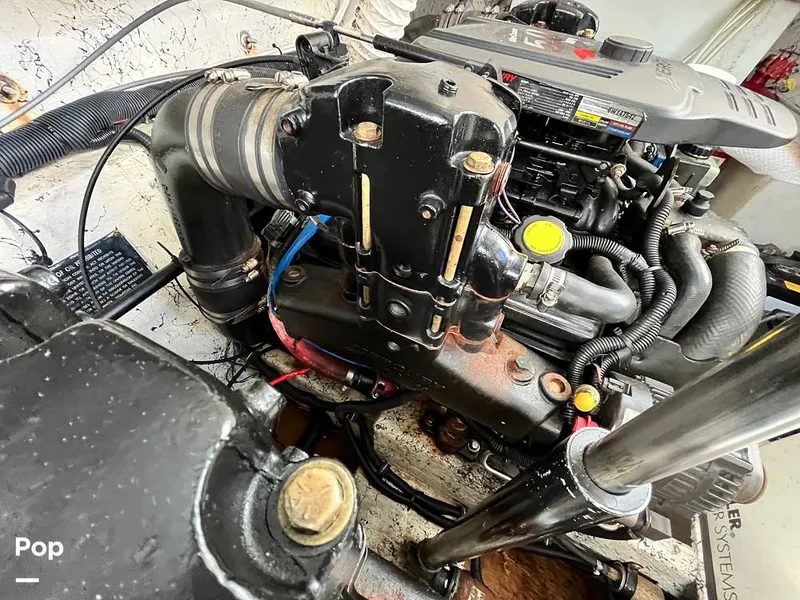 Slide: The Image of Rinker 320 Fiesta Vee 2005 - 16457164