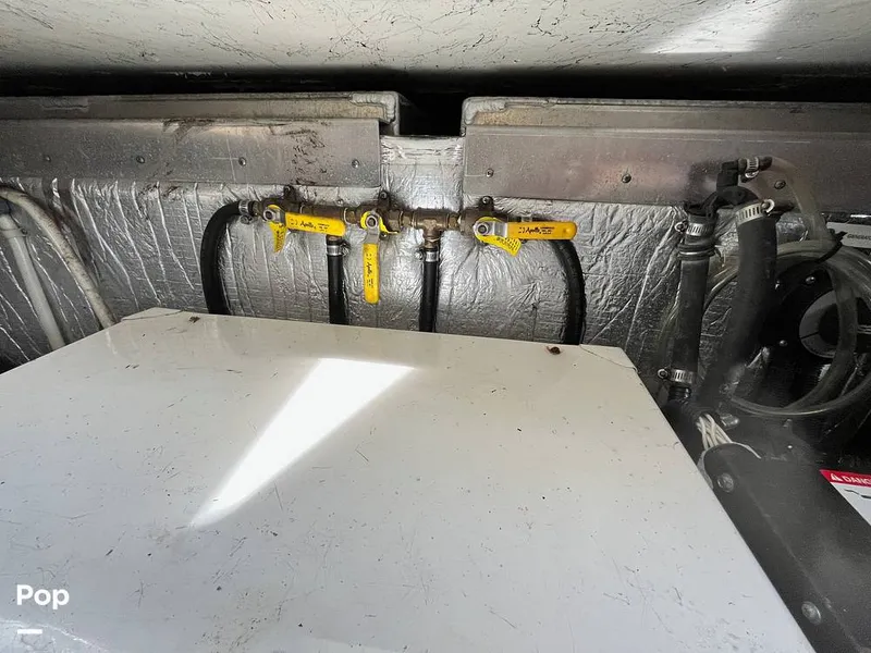 Slide: The Image of Rinker 320 Fiesta Vee 2005 - 16457176