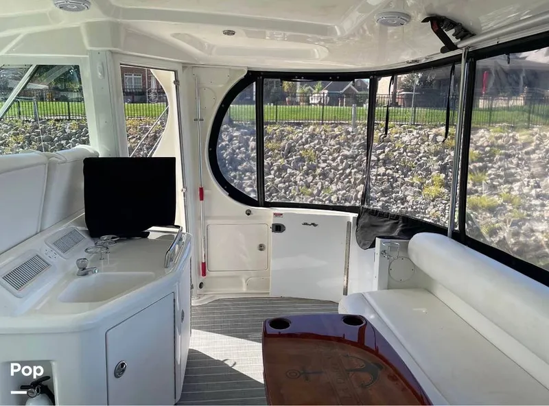 Slide: The Image of Sea Ray 40 Motor Yacht Diesel 2007 - 16465745