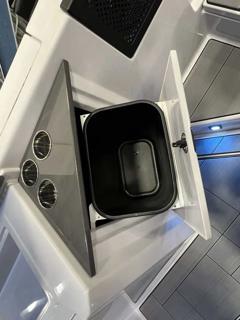 Slide: The Image of Aviara AV32 2024 - 15