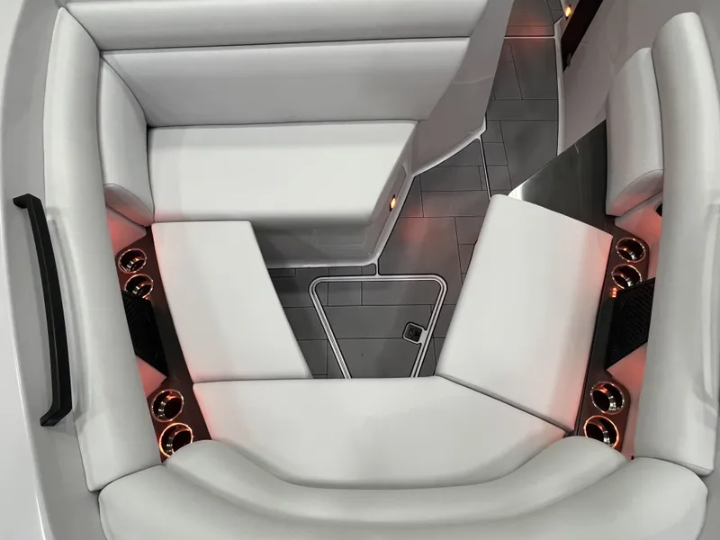 Slide: The Image of Aviara AV32 2024 - 8