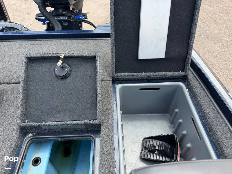 Slide: The Image of Port Aft Storage - 16492915