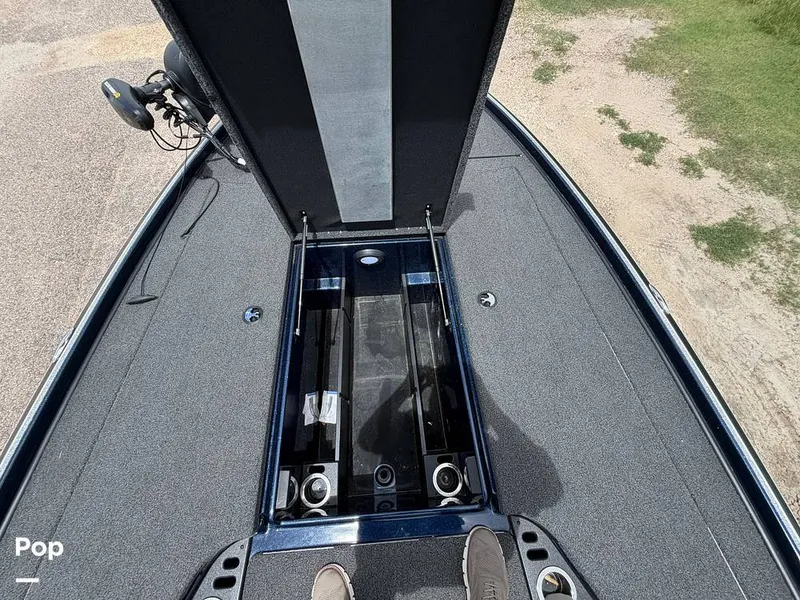 Slide: The Image of Bow Mid Deck Storage - 16492936