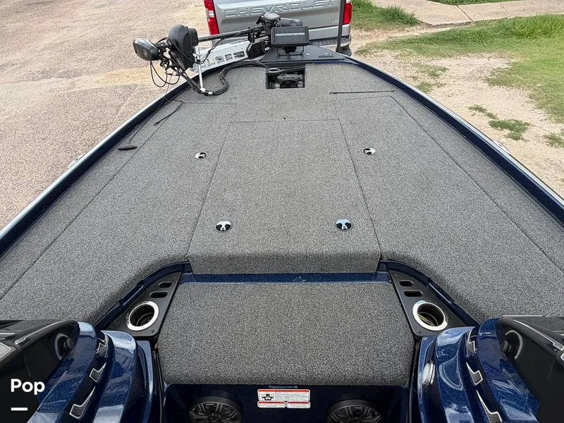 Slide: The Image of Large Bow Casting Deck - 16492954