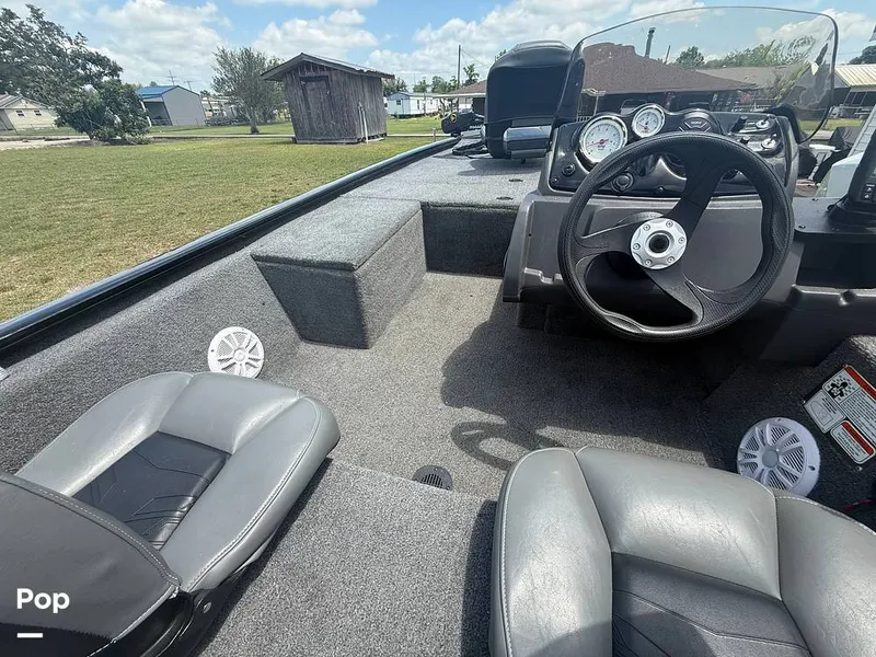 Slide: The Image of Tracker Pro 170 2025 - 16400359