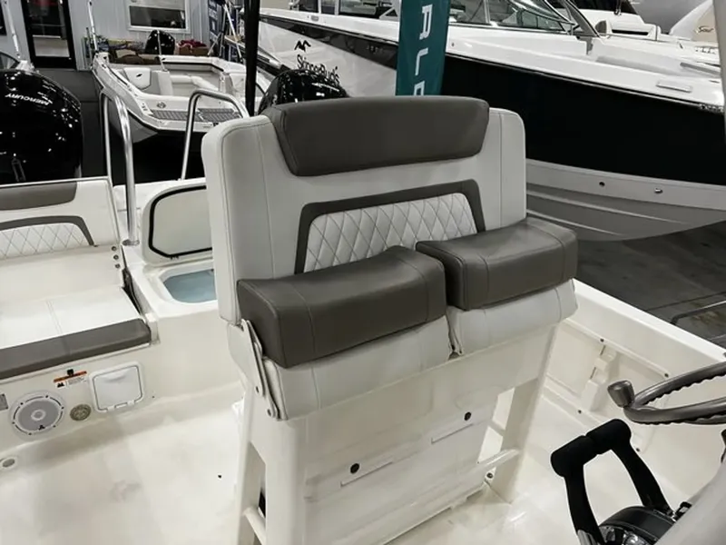 Slide: The Image of World Cat 235CC 2023 - 7