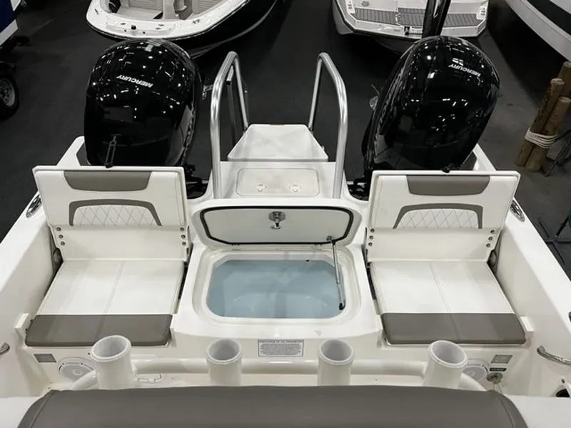 Slide: The Image of World Cat 235CC 2023 - 8