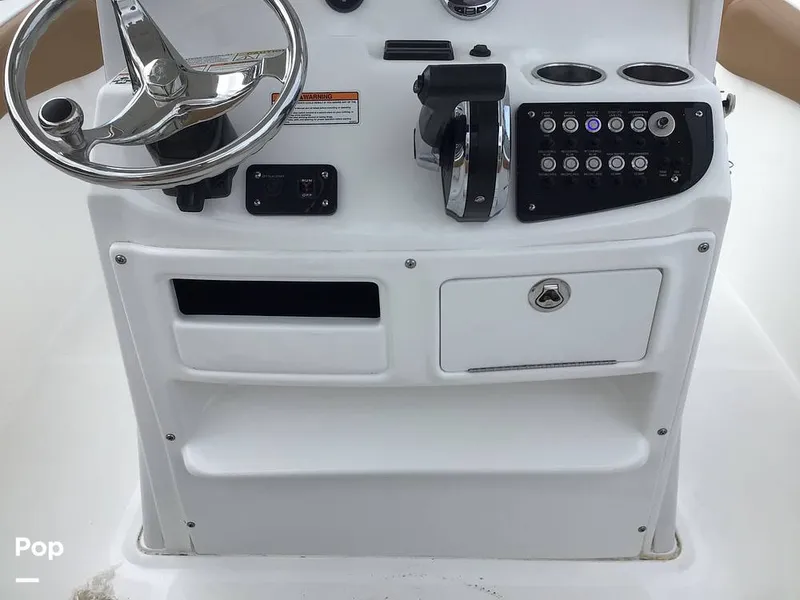 Slide: The Image of NauticStar 242 OSL 2025 - 16783189