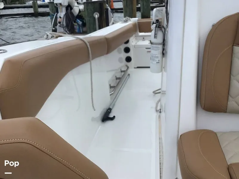 Slide: The Image of NauticStar 242 OSL 2025 - 16783229