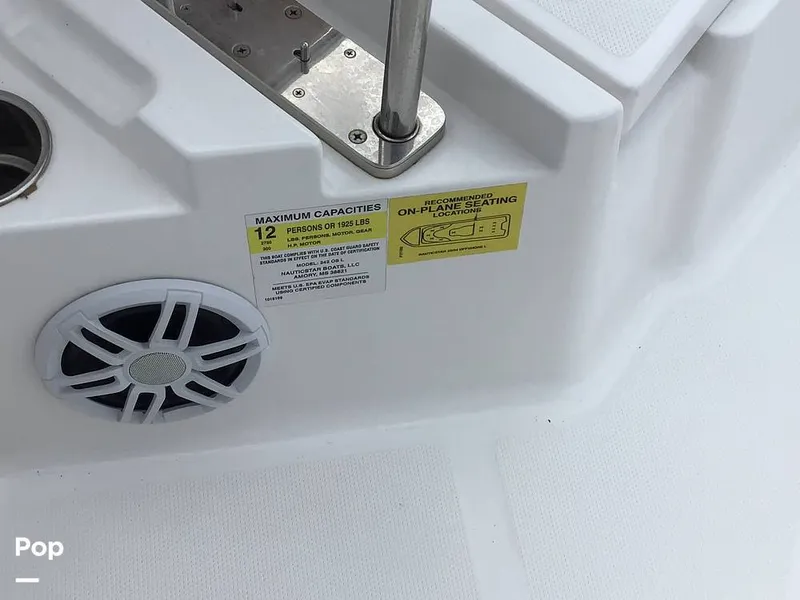 Slide: The Image of NauticStar 242 OSL 2025 - 16783218
