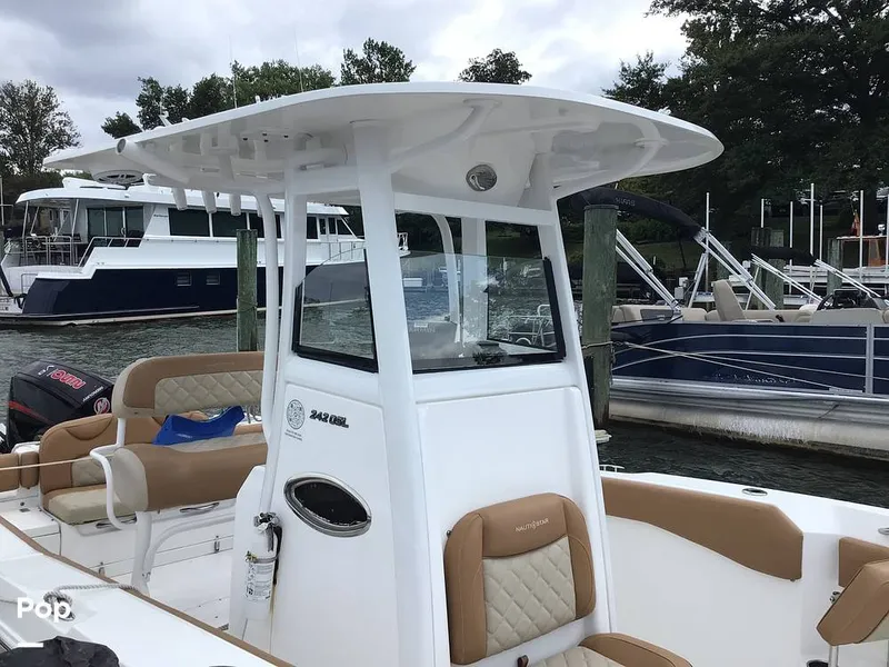 Slide: The Image of NauticStar 242 OSL 2025 - 16783178